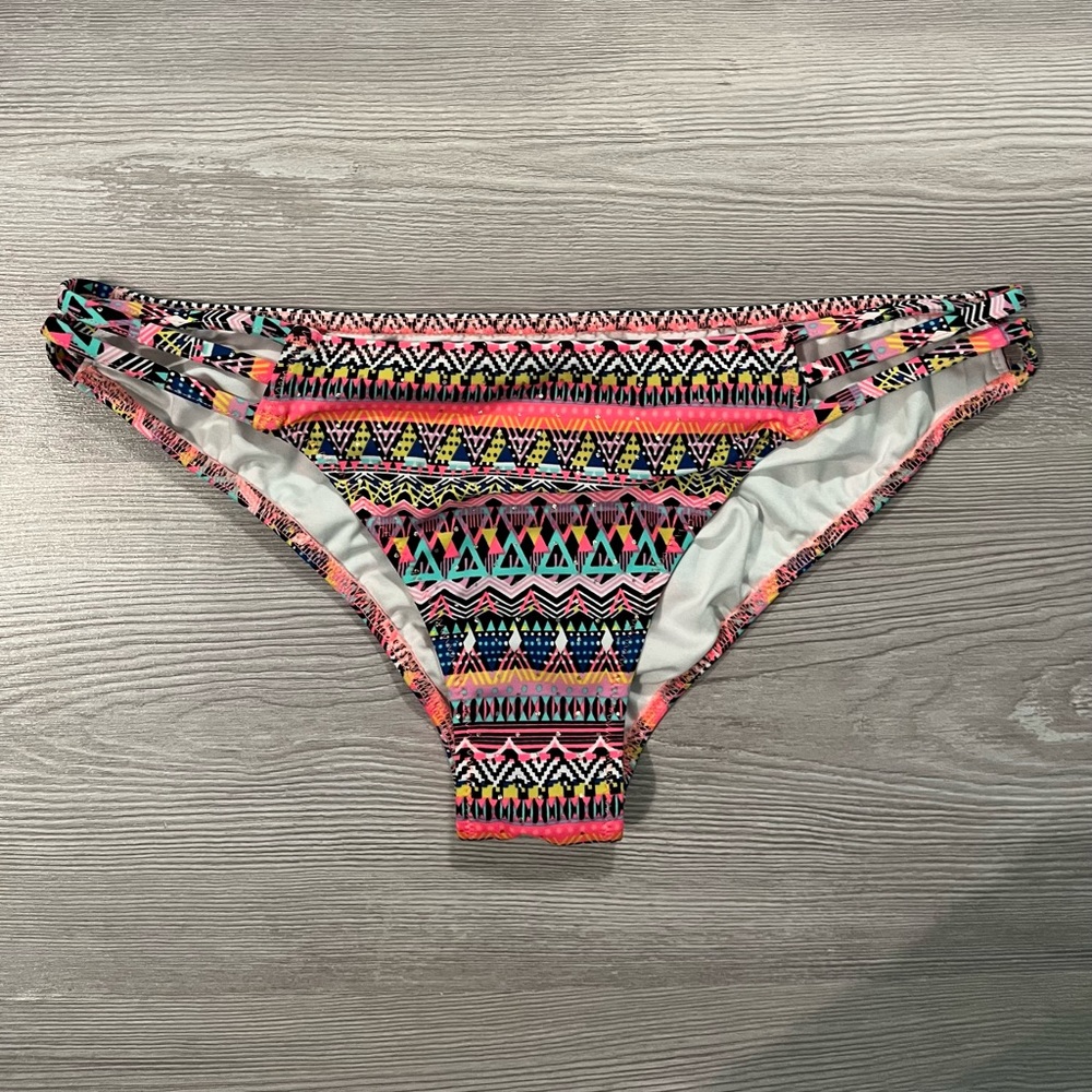 Victoria’s Secret strappy cheeky print bikini bottom size small